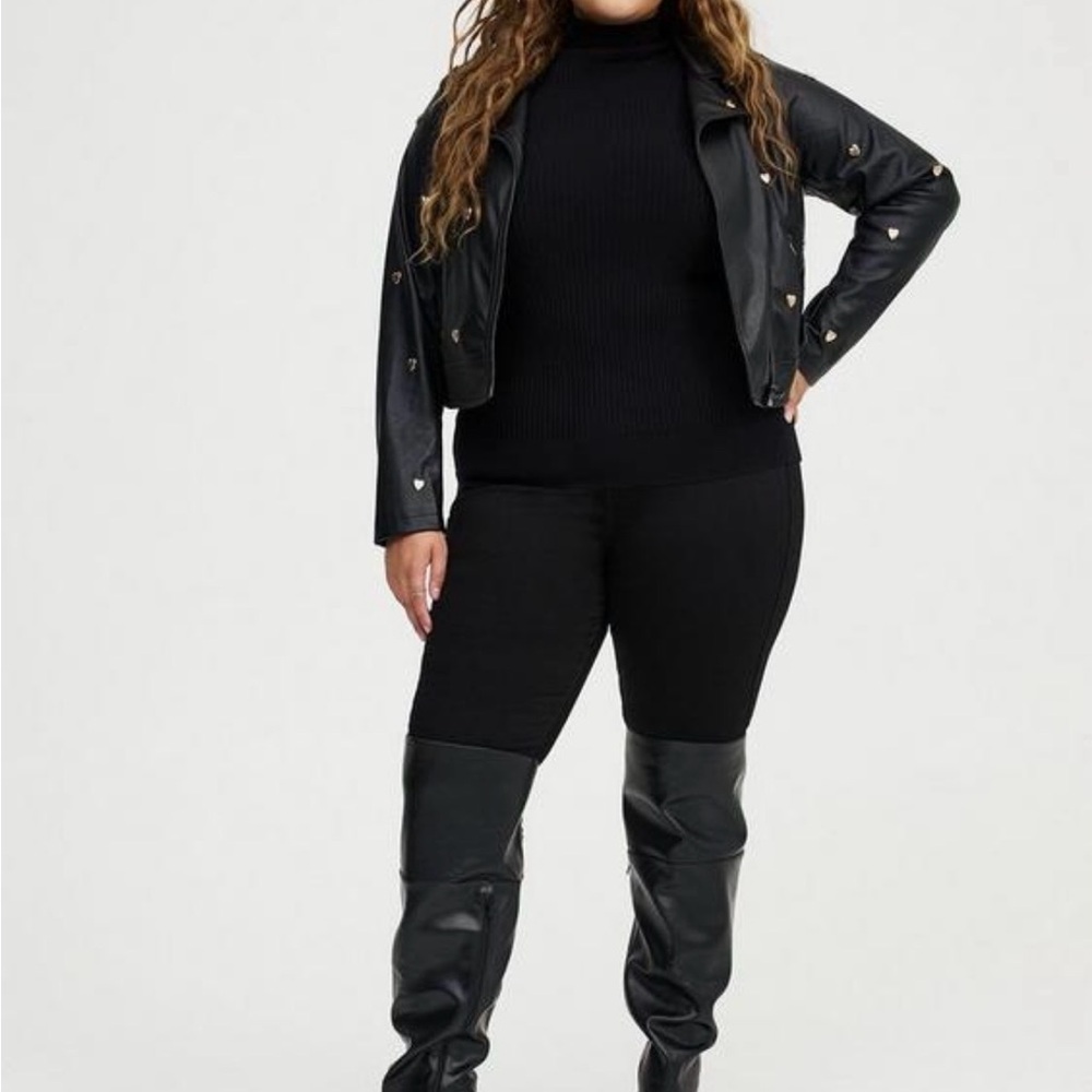 ✨ Torrid Studded Heart Moto Jacket ✨ NWT Torrid size 3 - Picture 6 of 7